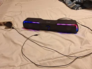 Barra de sonido Bluetooth y Aux con LED