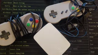 Raspberry Pi 3 Model B+ con accesorios