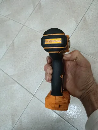 Atornillador Impacto Ingco 20V Brushless