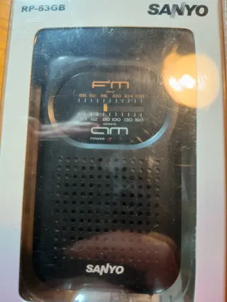 Radio Portátil Sanyo FM/AM RP-63GB