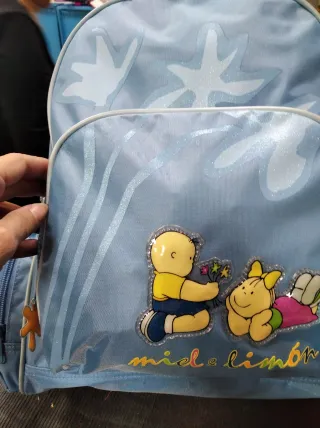 Mochila infantil azul con dibujos