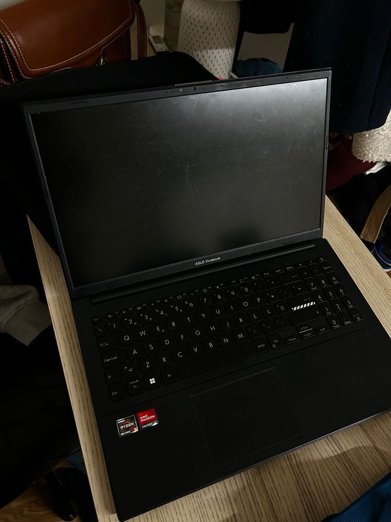 Asus Vivobook 15 (16GB RAM/512GB SSD) Ryzen 5 7520 afbeelding 3