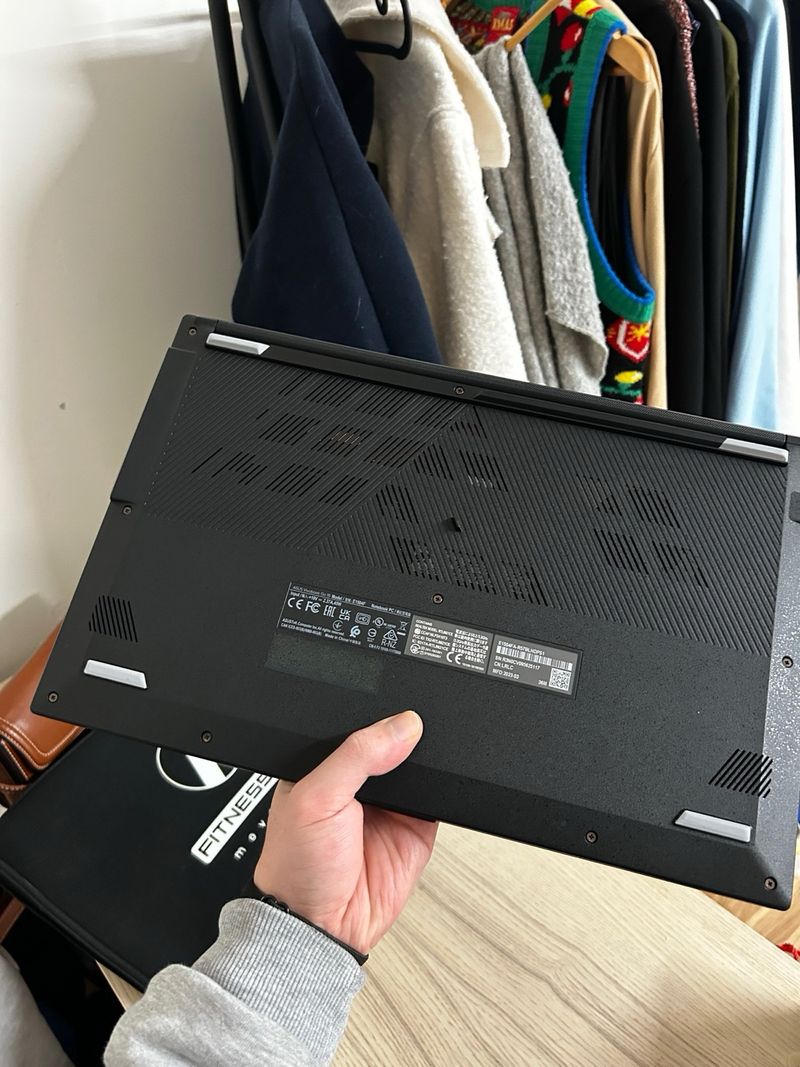 Asus Vivobook 15 (16GB RAM/512GB SSD) Ryzen 5 7520 afbeelding 2