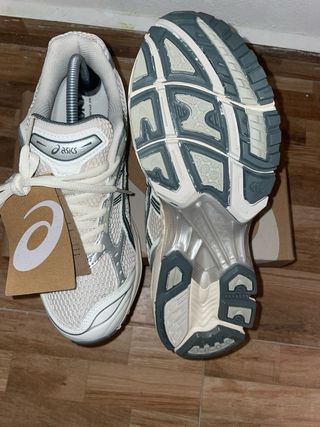 Asics Gel-Kayano 14 Plata/Blanco