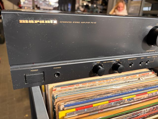 Amplificador Marantz PM 30 Negro
