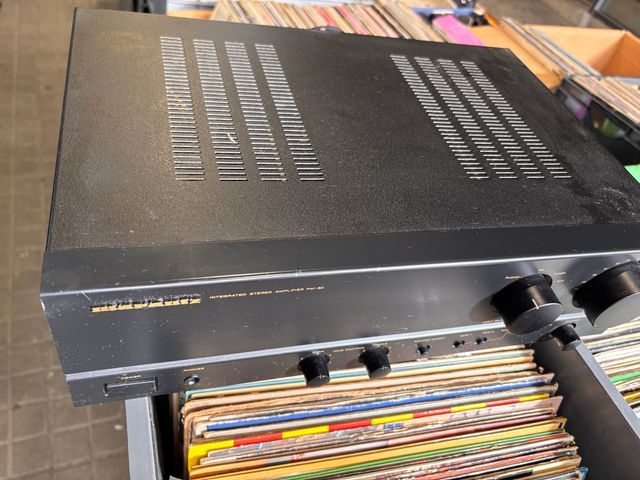 Amplificador Marantz PM 30 Negro