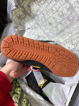 Sneakers Munich nere e gialle per bambini