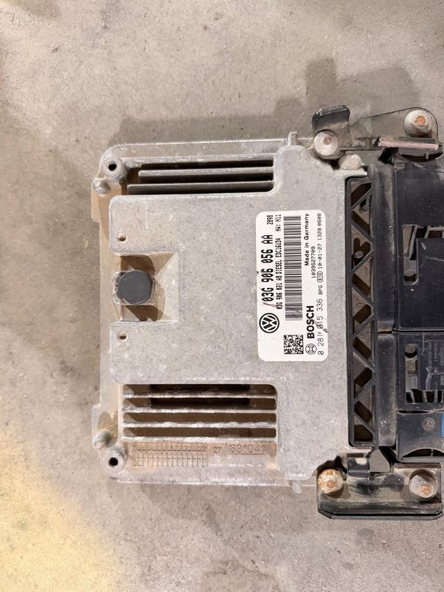 Centralita 03G 906 056 AA BOSCH