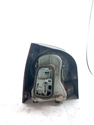 PILOTO TRASERO DERECHO VOLKSWAGEN POLO (9N1) (2)