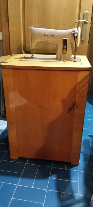 Máquina de Coser Singer Antigua Beige