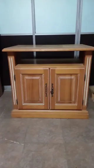 Mueble de TV de madera