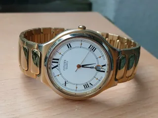 Reloj Citizen Cuarzo Dorado