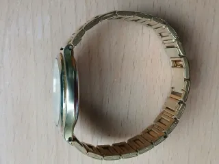 Reloj Citizen Cuarzo Dorado