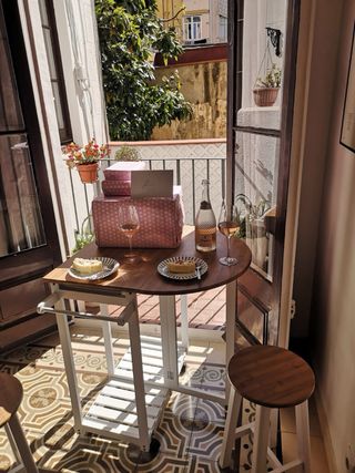 Mesa Bar Plegable con Ruedas