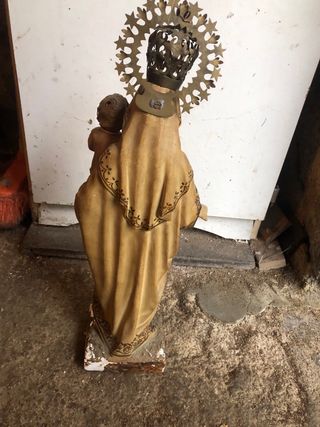 Virgen antigua de escayola con corona
