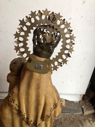 Virgen antigua de escayola con corona