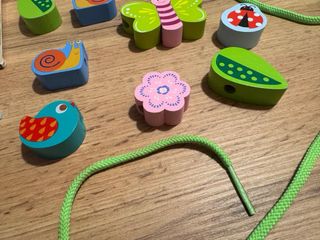 Juego de enhebrar piezas Playtive Junior