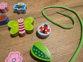 Juego de enhebrar piezas Playtive Junior