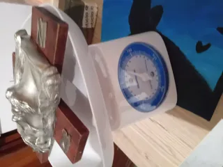 Croce con volto di Gesù in metallo e legno. Vintag