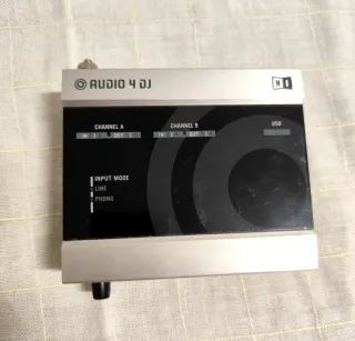 Tarjeta de Sonido Audio 4 DJ Traktor