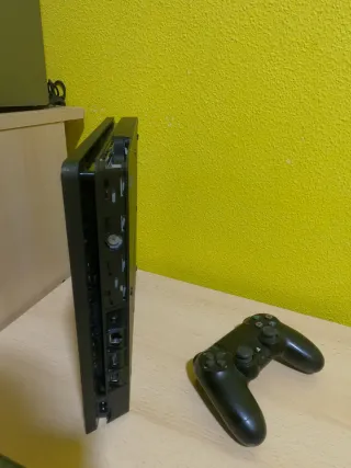 Consola PS4 Slim