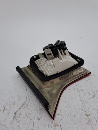 PILOTO TRASERO DERECHO INTERIOR AUDI A4 AVANT (8E)