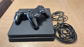 Ps4 Slim + 2 Mandos Sony Negros