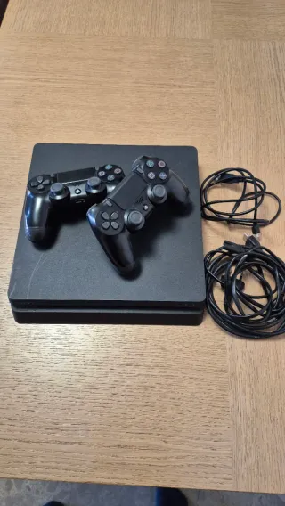 Ps4 Slim + 2 Mandos Sony Negros