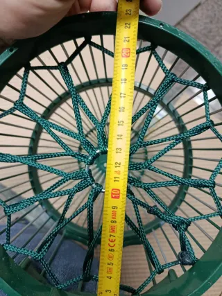 Jaula de perdiz verde y plateada