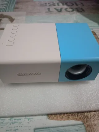 Proyector TFT LCD 1920x1080