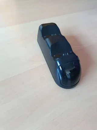 Console PS4 con controller e giochi