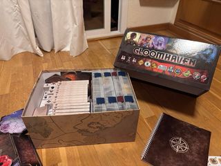 Juego de mesa Gloomhaven completo