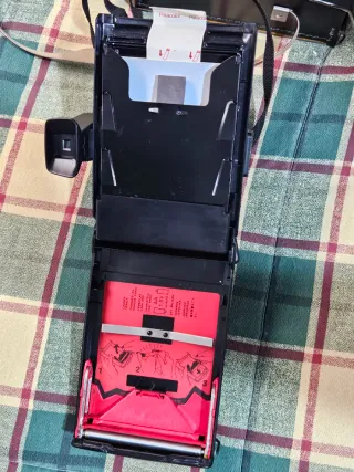 Lote 2 Cámaras Polaroid y Kodak