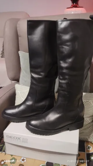 Botas altas de piel negras