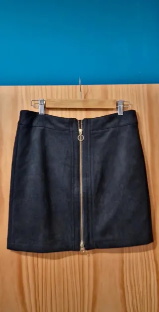 Minifalda negra con cremallera