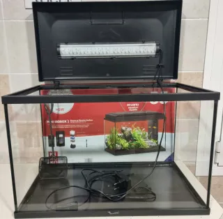 Acuario completo con accesorios 55 litros