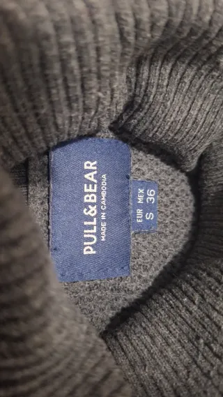 Jersey gris cuello cisne