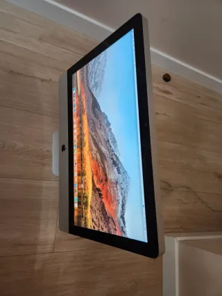 iMac 21.5 Intel i5 + Teclado y Ratón Apple