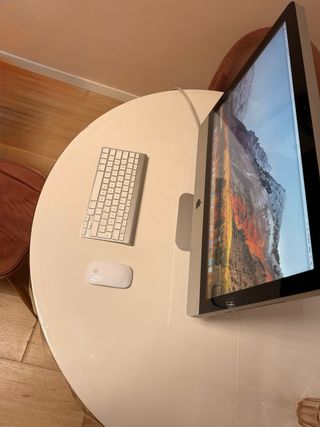 iMac 21.5 Intel i5 + Teclado y Ratón Apple