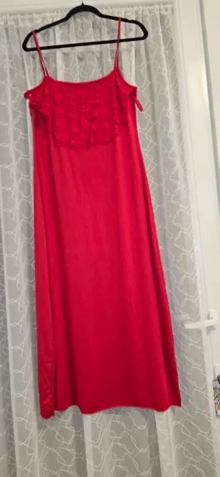 Abitino rosso con pizzo