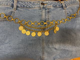 -Cinturón cadena dorado con monedas/corazones