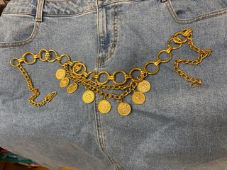 -Cinturón cadena dorado con monedas/corazones