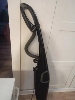 Aspiradora Escoba Hoover Diva Negra