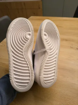 Zapatillas Nike Mujer Blancas y Marrones