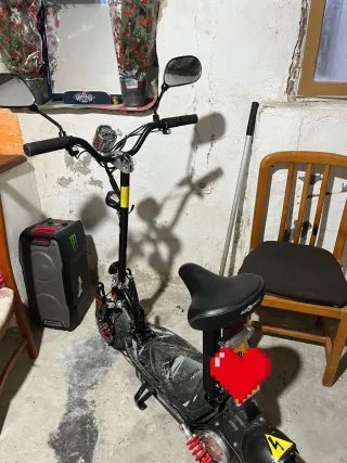 Patinete eléctrico con asiento