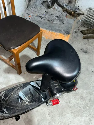 Patinete eléctrico con asiento