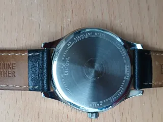 Reloj Bulova Cuarzo Negro