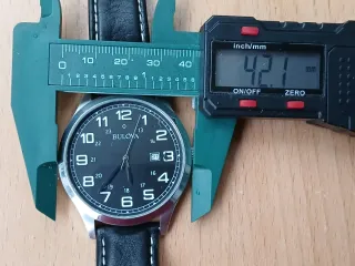 Reloj Bulova Cuarzo Negro