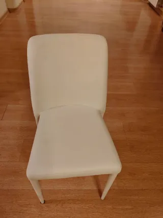 Silla blanca de polipiel