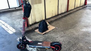 Patinete eléctrico con freno de disco